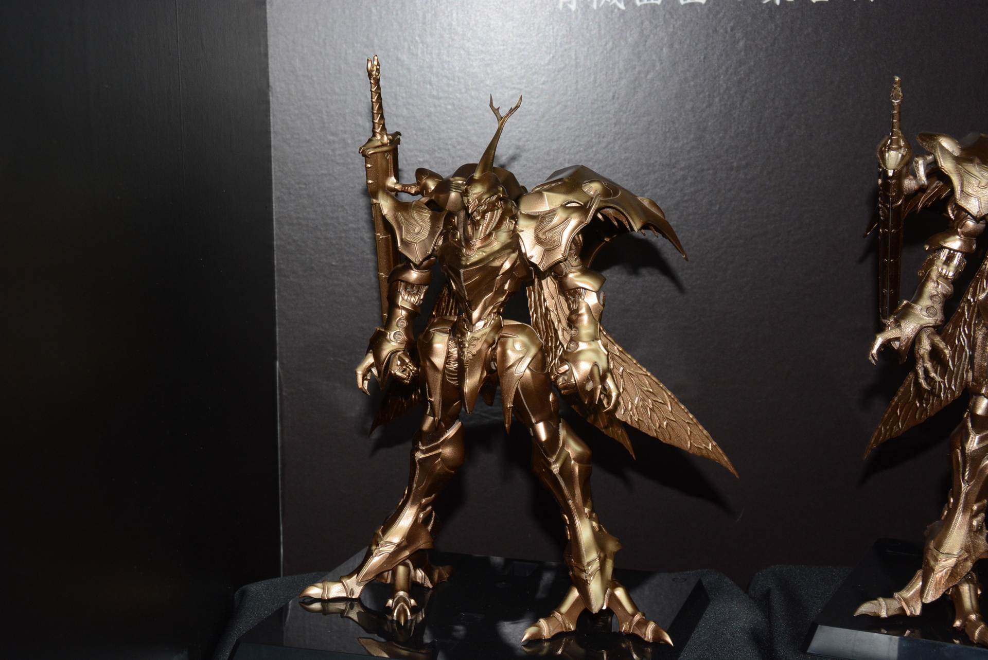 原型師による手原型。比べると商品とはプロポーションも異なる