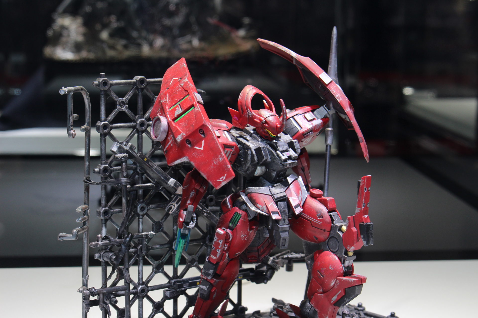 タイトル：拡張AIによる殲滅／制作者：kazu／使用キット：HG 1/144 ダリルバルデ他