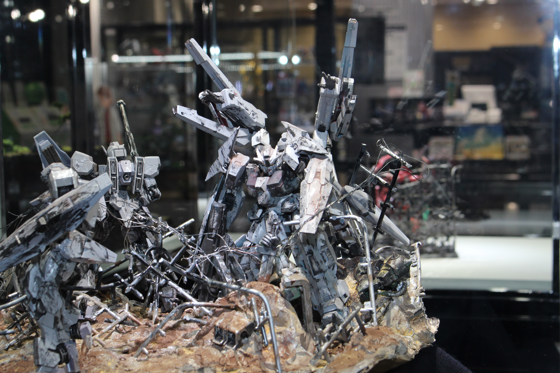 タイトル：地球偵察／制作者：teruma／使用キット：HG 1/144 ガンダムルブリスウル他