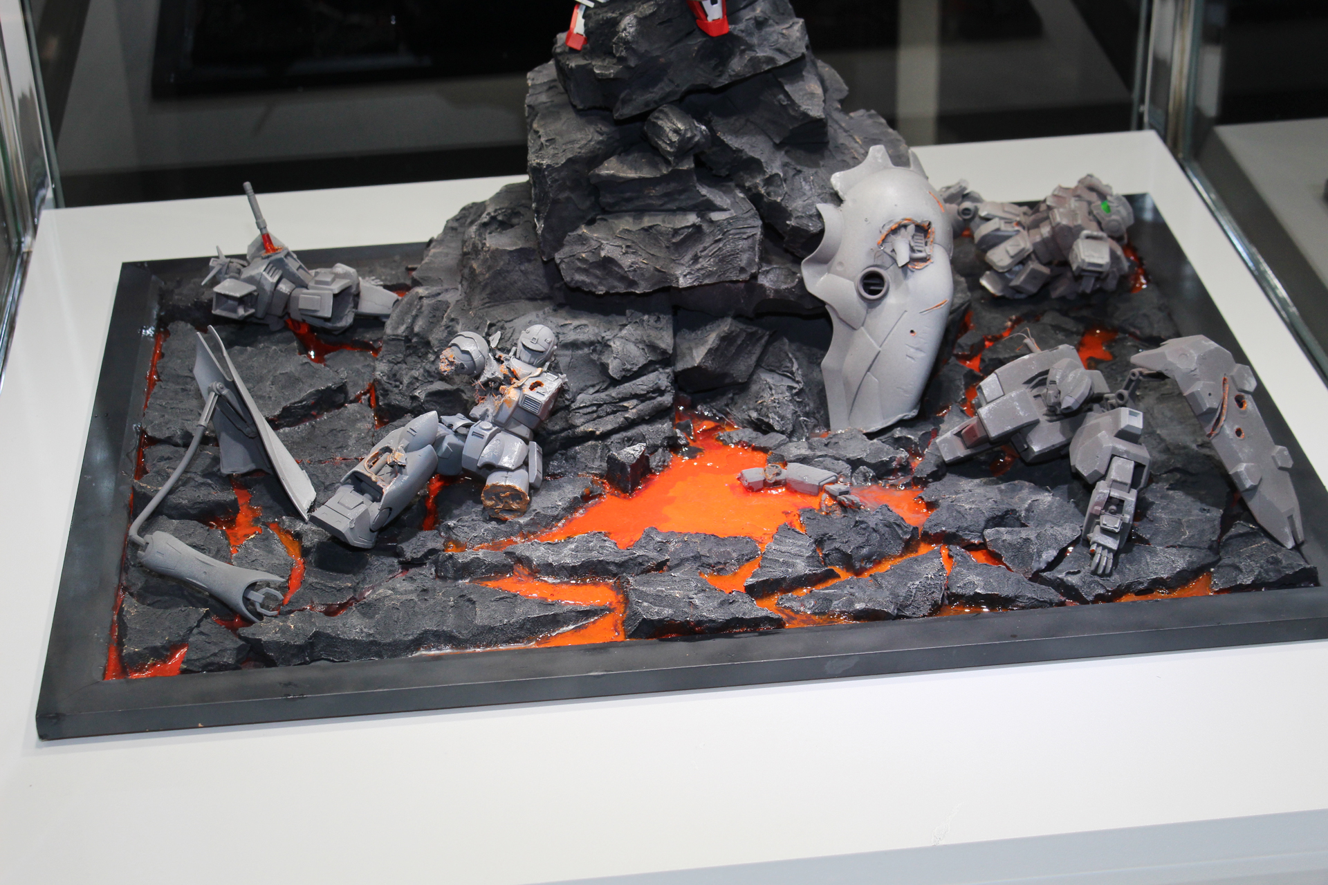 タイトル：されどこの掌は烈火の如く／制作者：ぷらうら／使用キット：RG 1/144 ゴッドガンダム他