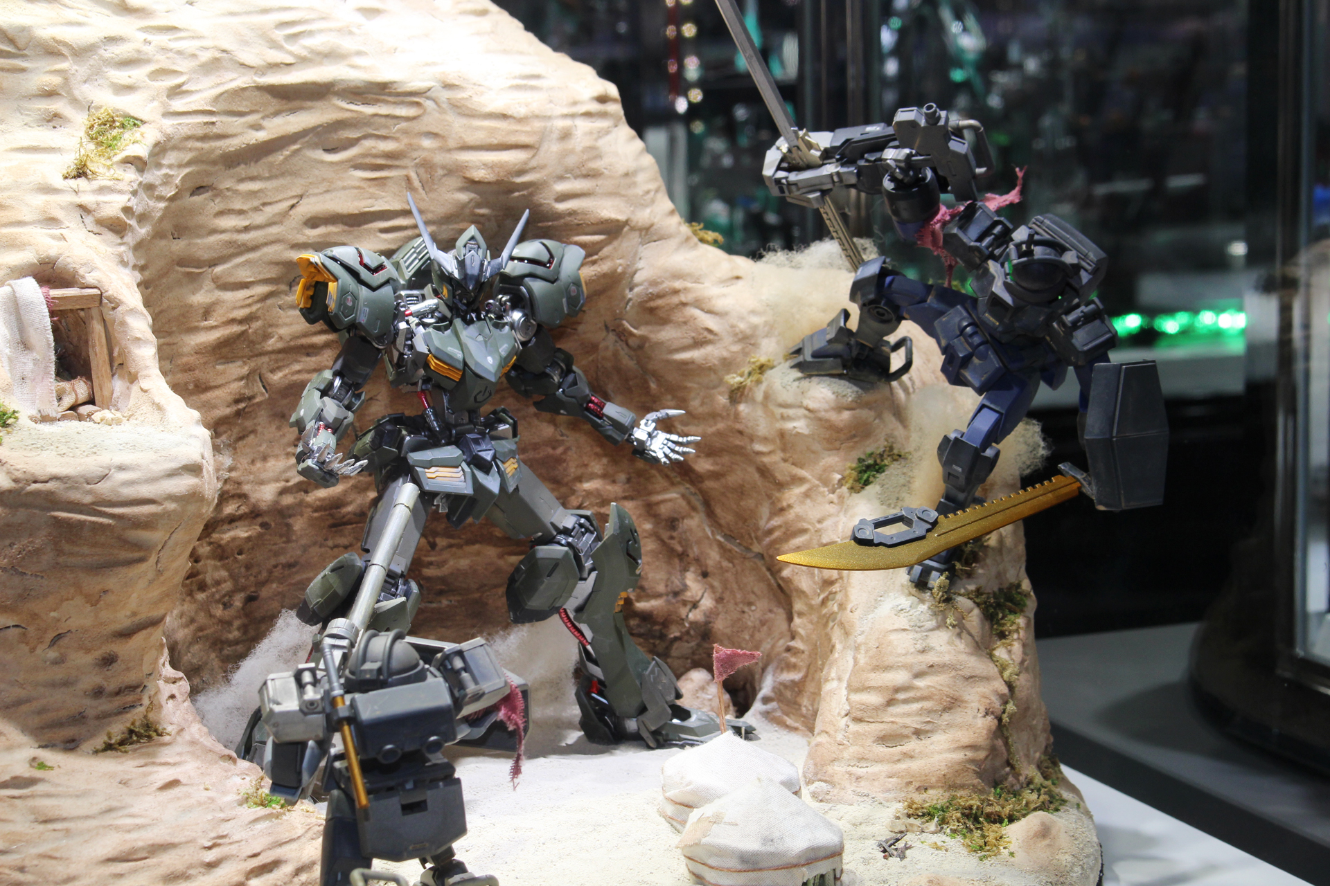 タイトル：紅き魂／制作者：横山 士朗／使用キット：MG 1/100 ガンダムバルバトス他