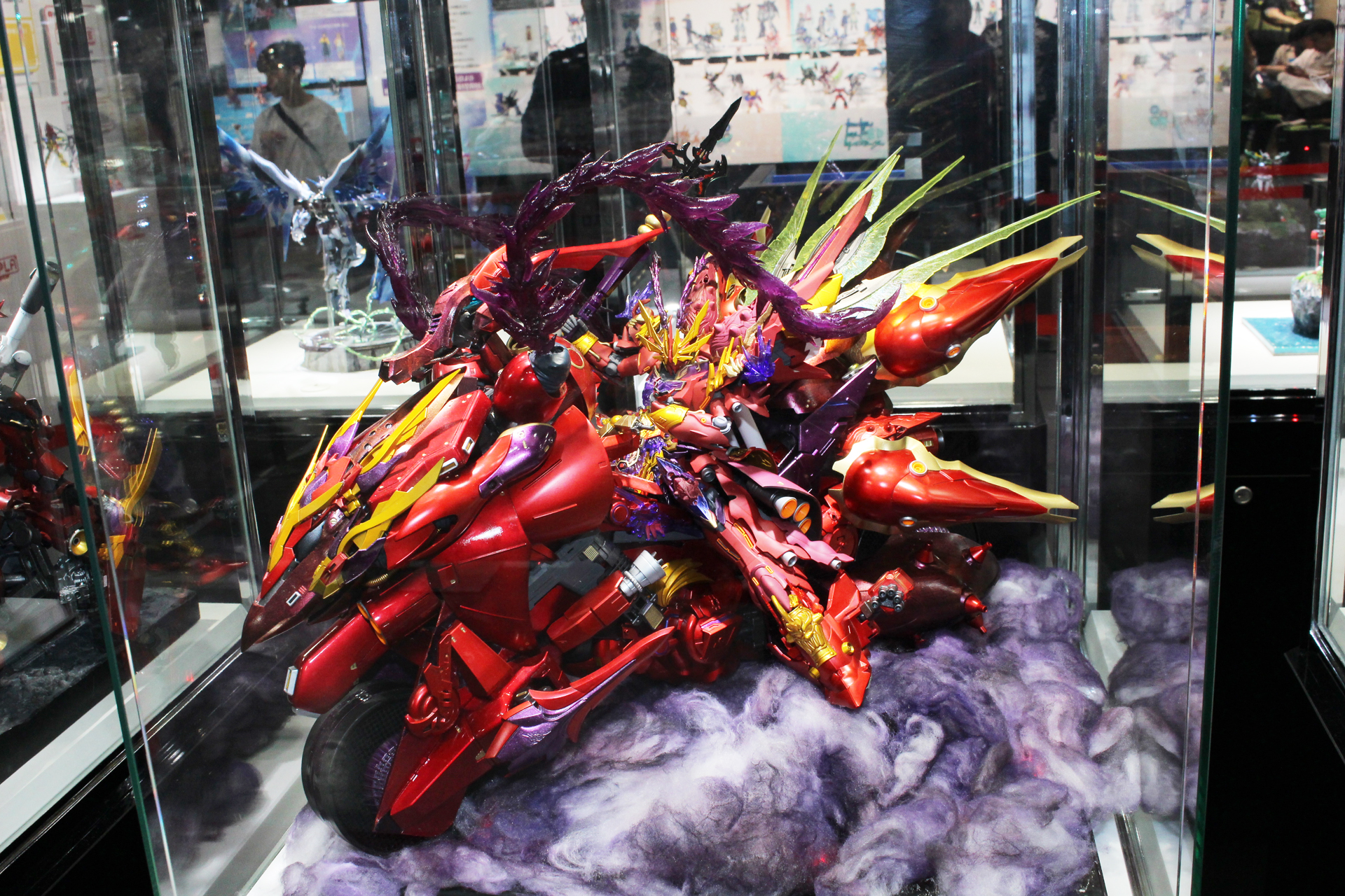 タイトル：天下最強／制作者：ダイスケ／使用キット：MG 1/100 シナンジュ他