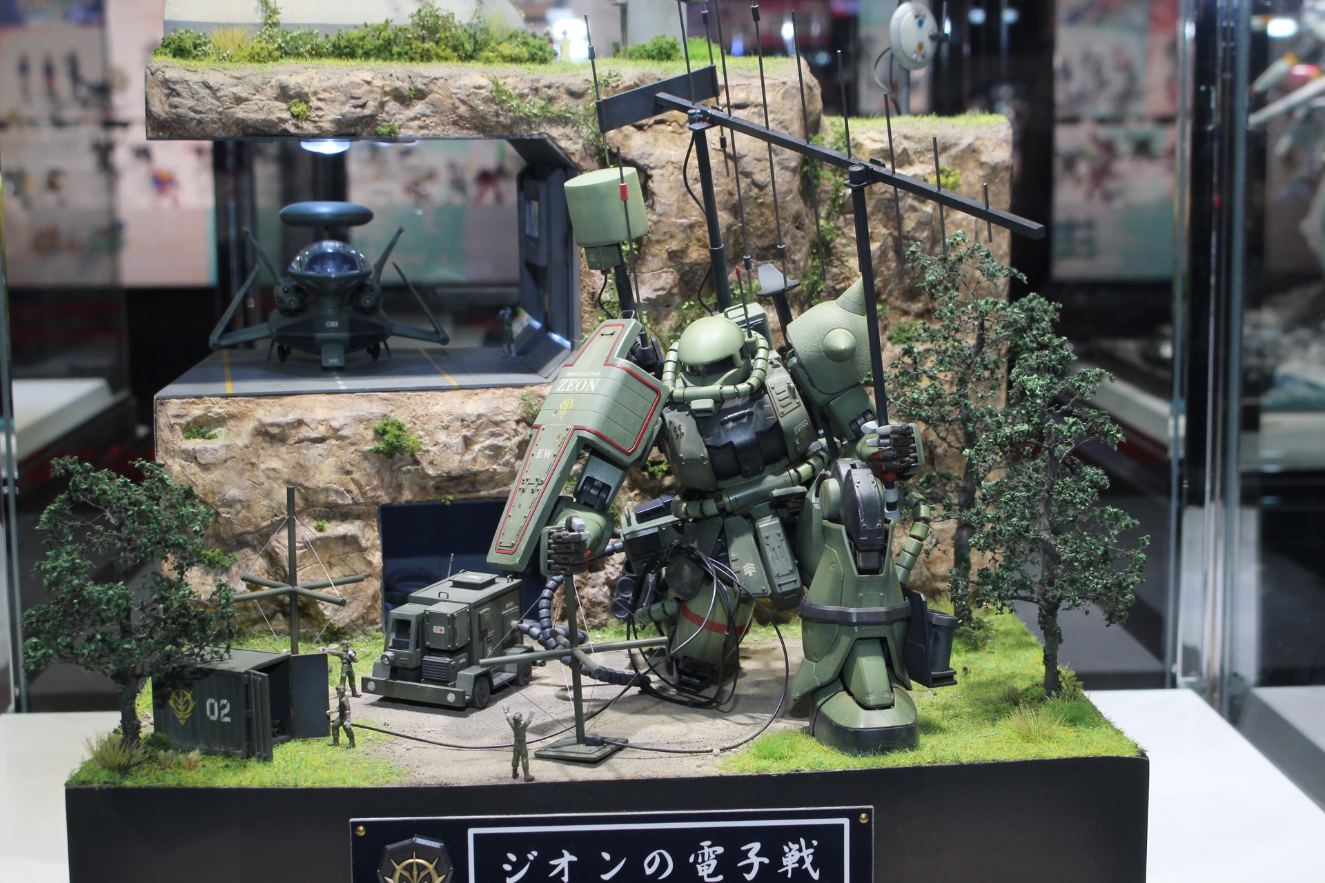 タイトル：ジオンの電子戦／制作者：ニッシー@四式／使用キット：MG 1/100 量産型ザク Ver.2.0