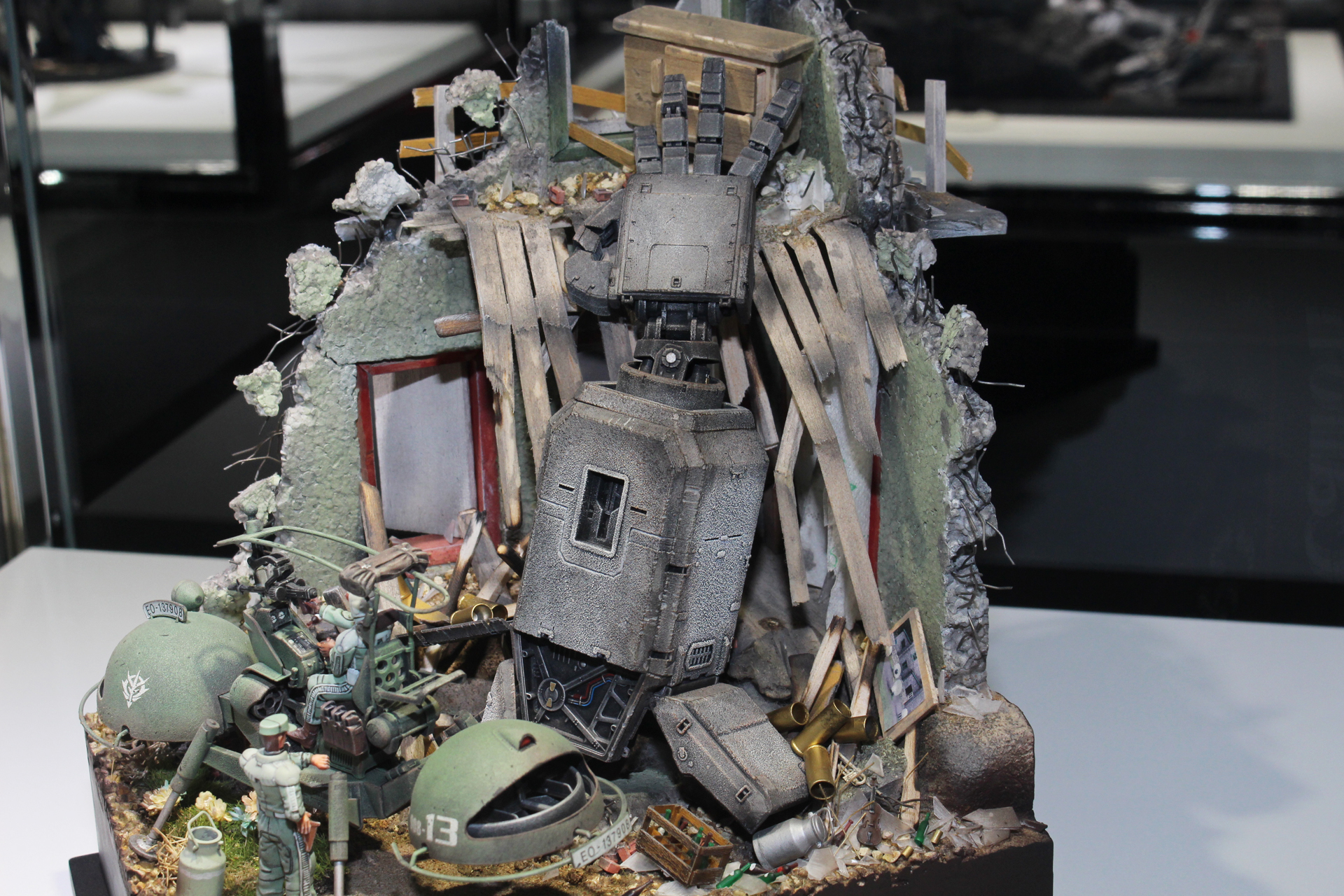 タイトル：休息／制作者：MATEVER 1.5／使用キット：U.C.HARD GRAPH 1/35 ジオン公国軍起動偵察セット他