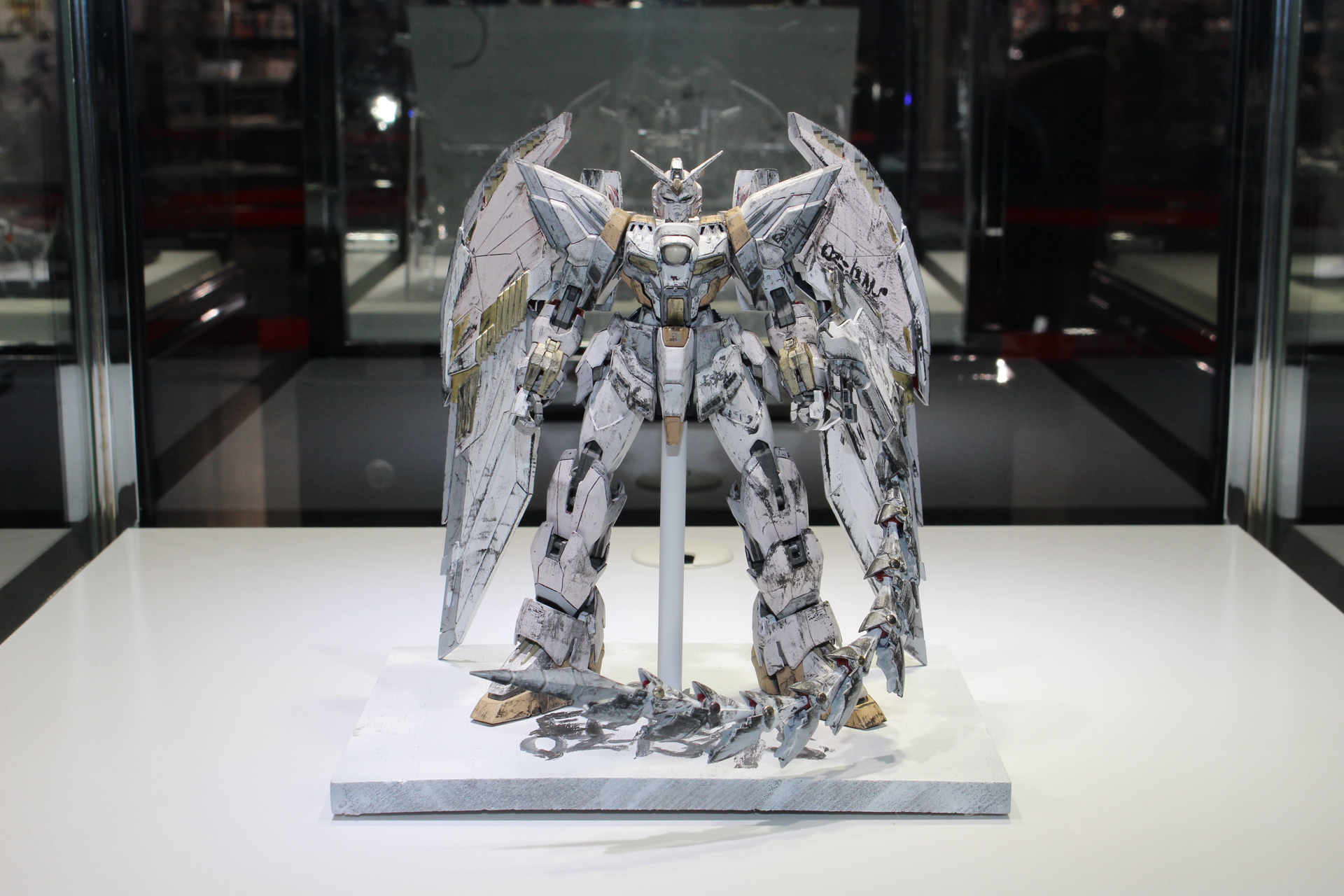 タイトル：GUNDAM EPYON ver.SN／制作者：Mr.YTR／使用キット：MG 1/100 ガンダムエピオンEW他