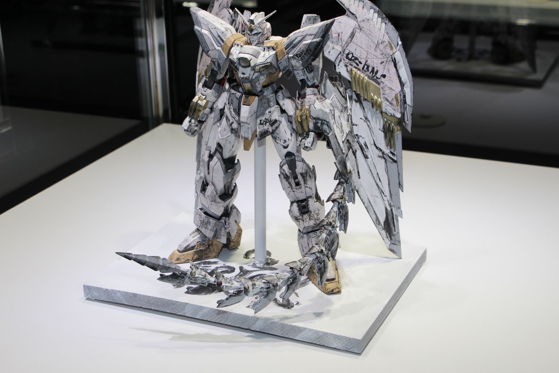 タイトル：GUNDAM EPYON ver.SN／制作者：Mr.YTR／使用キット：MG 1/100 ガンダムエピオンEW他