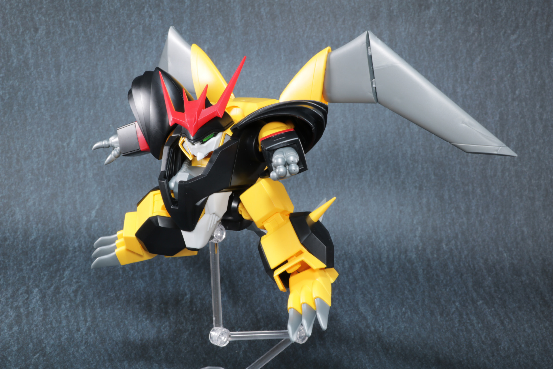 別売りの「アクションベース6」を使用することで、空中戦も表現できる