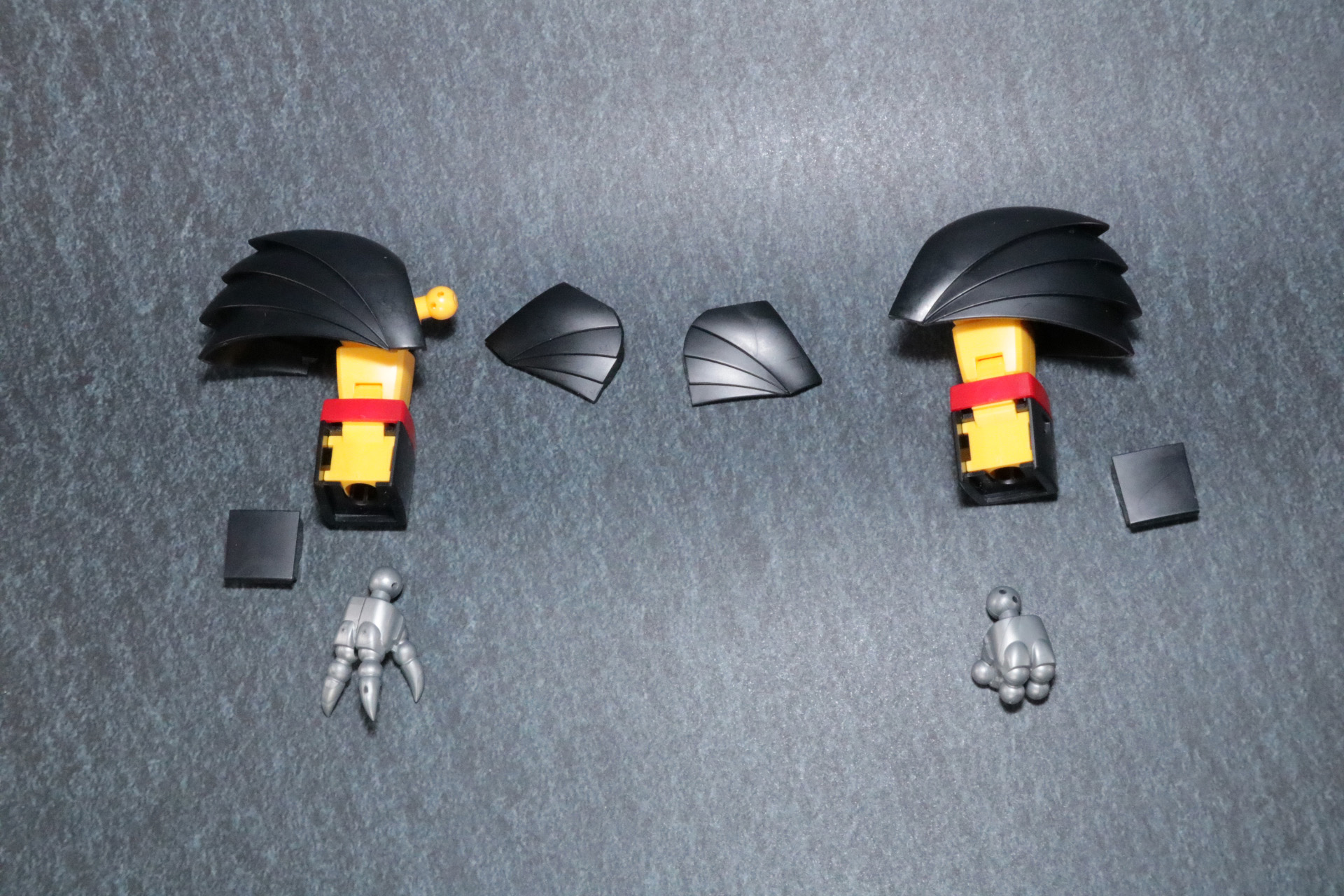 魔神形態から一度パーツを取り外す