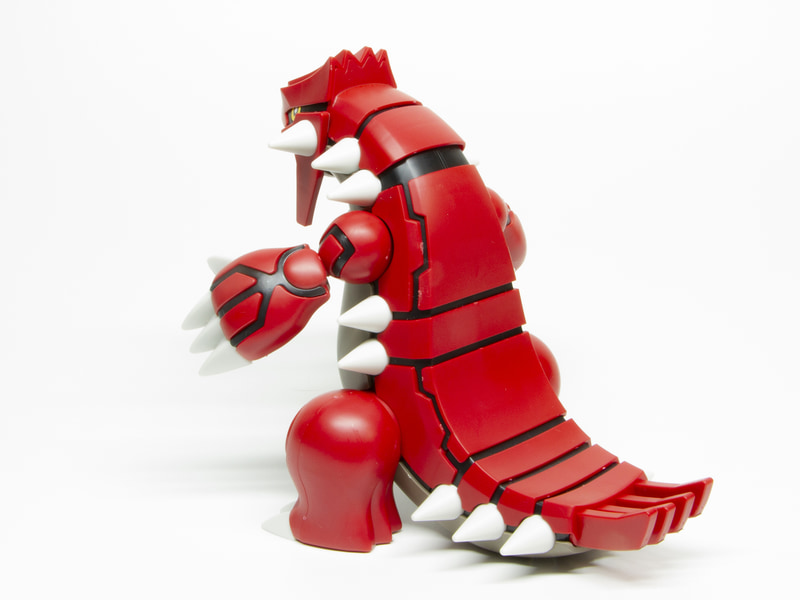 背中は角張った甲殻類のようで、エビやカニのようだ