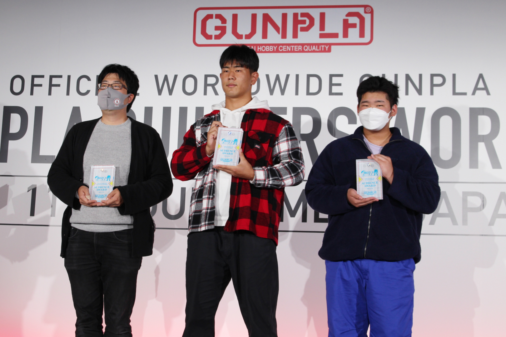 AUDIENCE賞受賞者、左からmorish／もりっシュさん、koseiさん、terumaさん