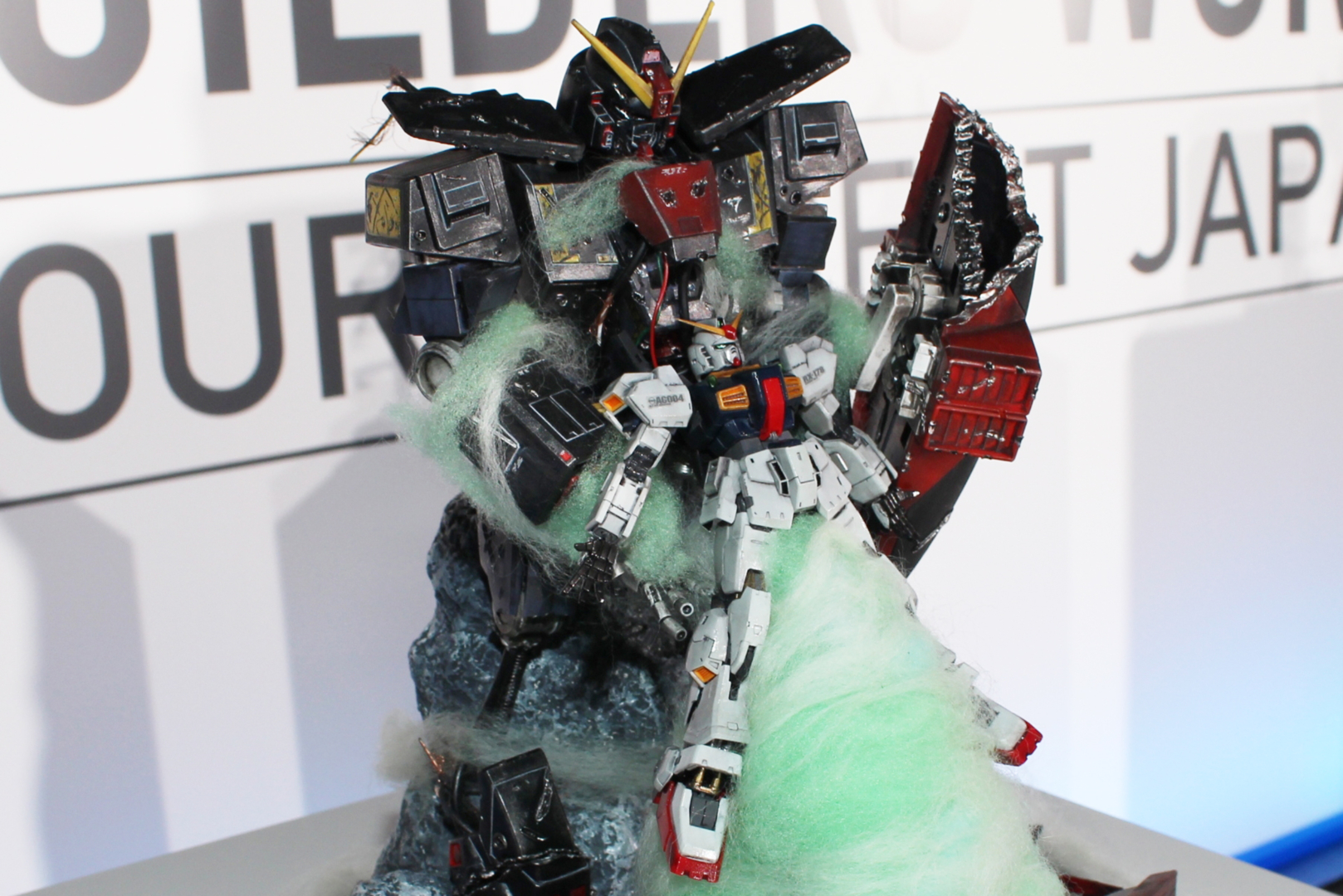 小島柚紀さん「言葉にならないぐらい嬉しいです。Zガンダムの20話を見て、それが凄く印象に残って、自分なりの解釈で作ってみました。制作期間は3カ月ぐらいです」