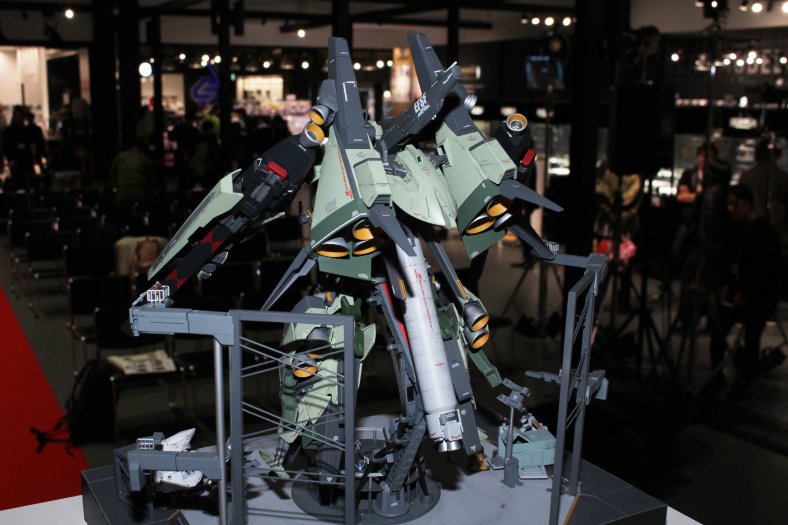 morish／もりっシュさん「スタークジェガンをブラッシュアップして、重武装にしたタイプを作りたいというのが制作のきっかけでした。小説版の『逆襲のシャア』に出てくるサイコフレームを移植するというイメージです。制作期間は約1カ月です」