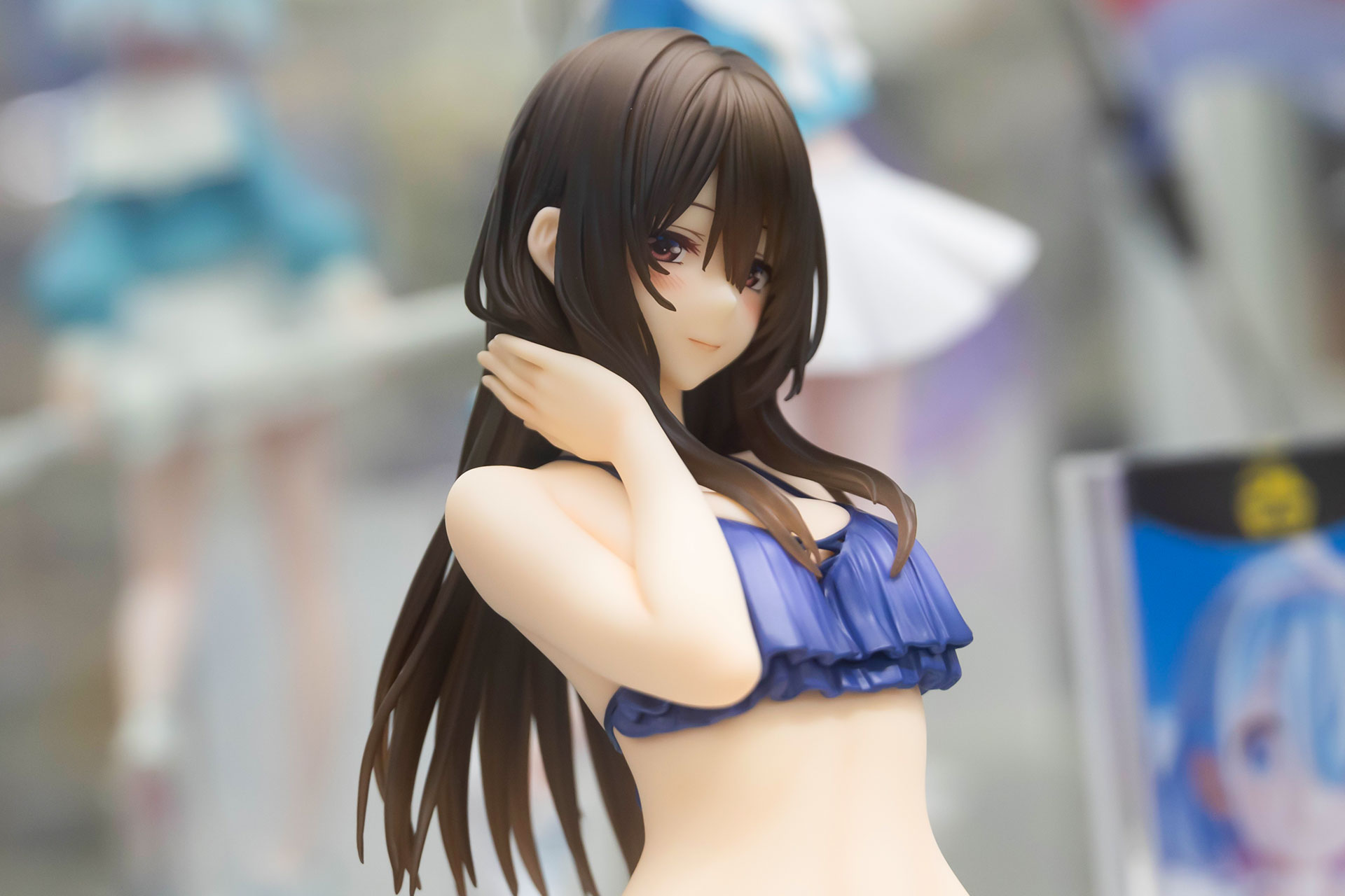 長い髪の造形も見事だ