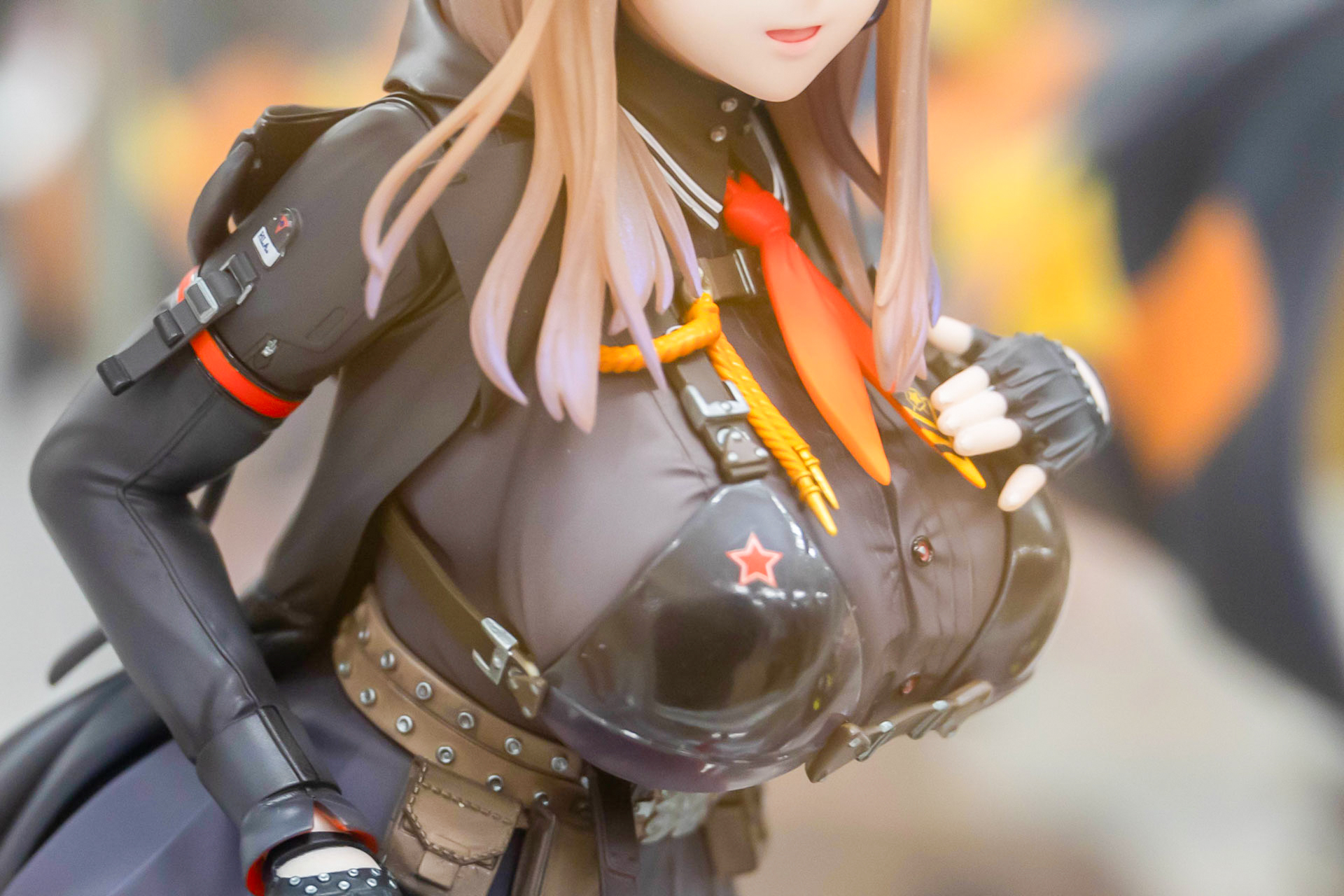 バストは大きすぎて、今にもはち切れそうだ