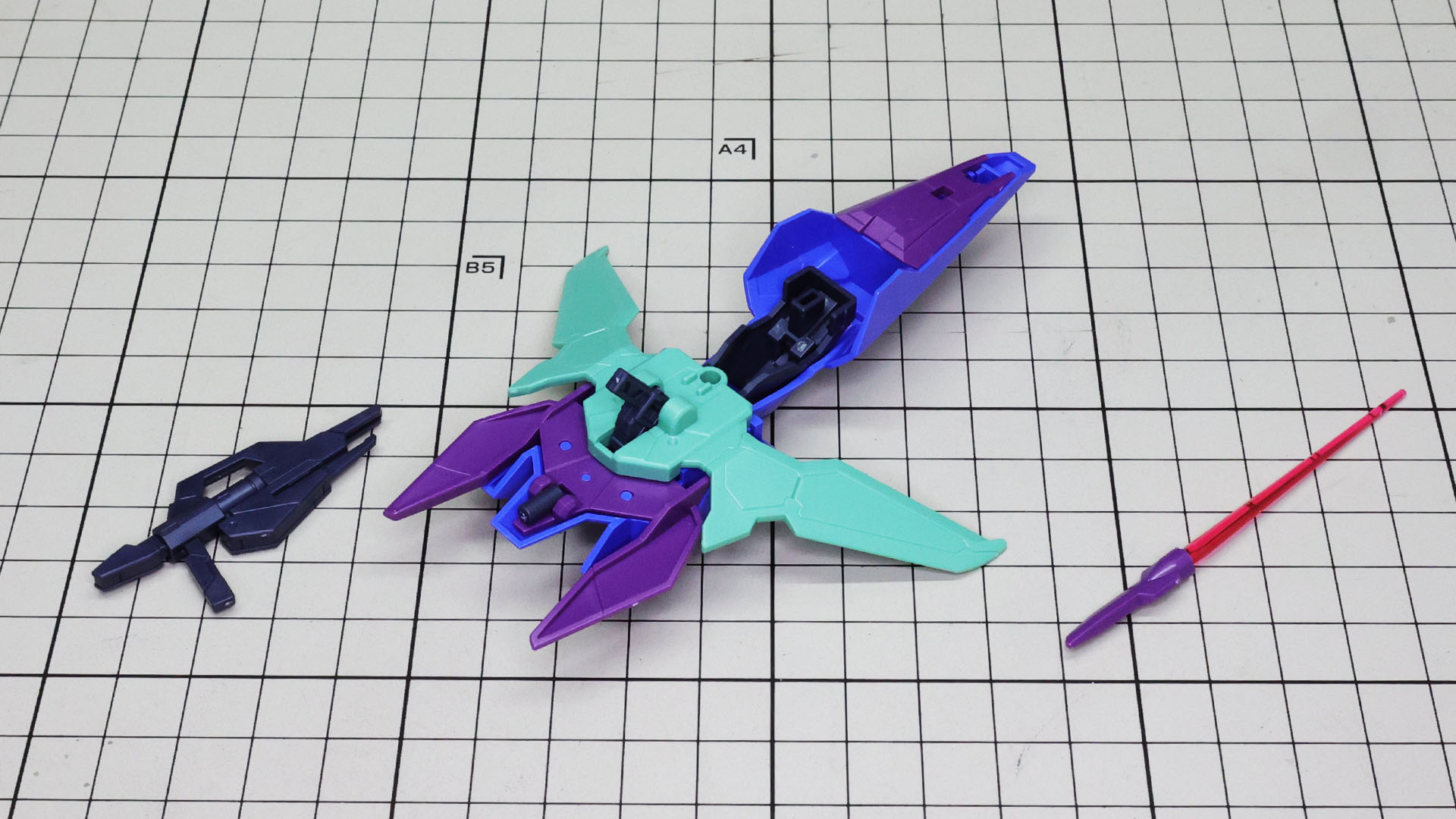 コアフライヤー機首の裏側には接続部が展開します