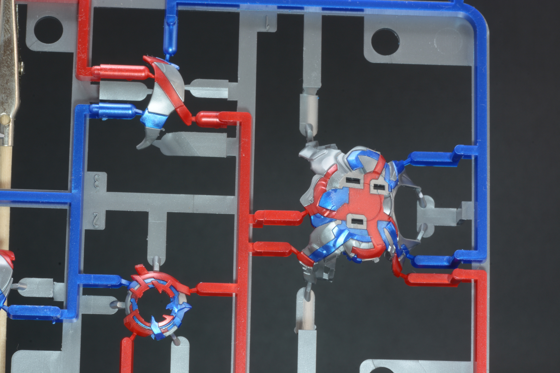 パーツのアップ複雑に組み合わさっているのがわかる