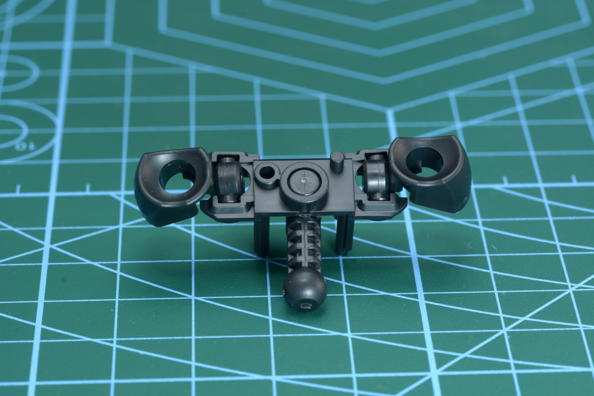 内部。肩の付け根の自由度が高い