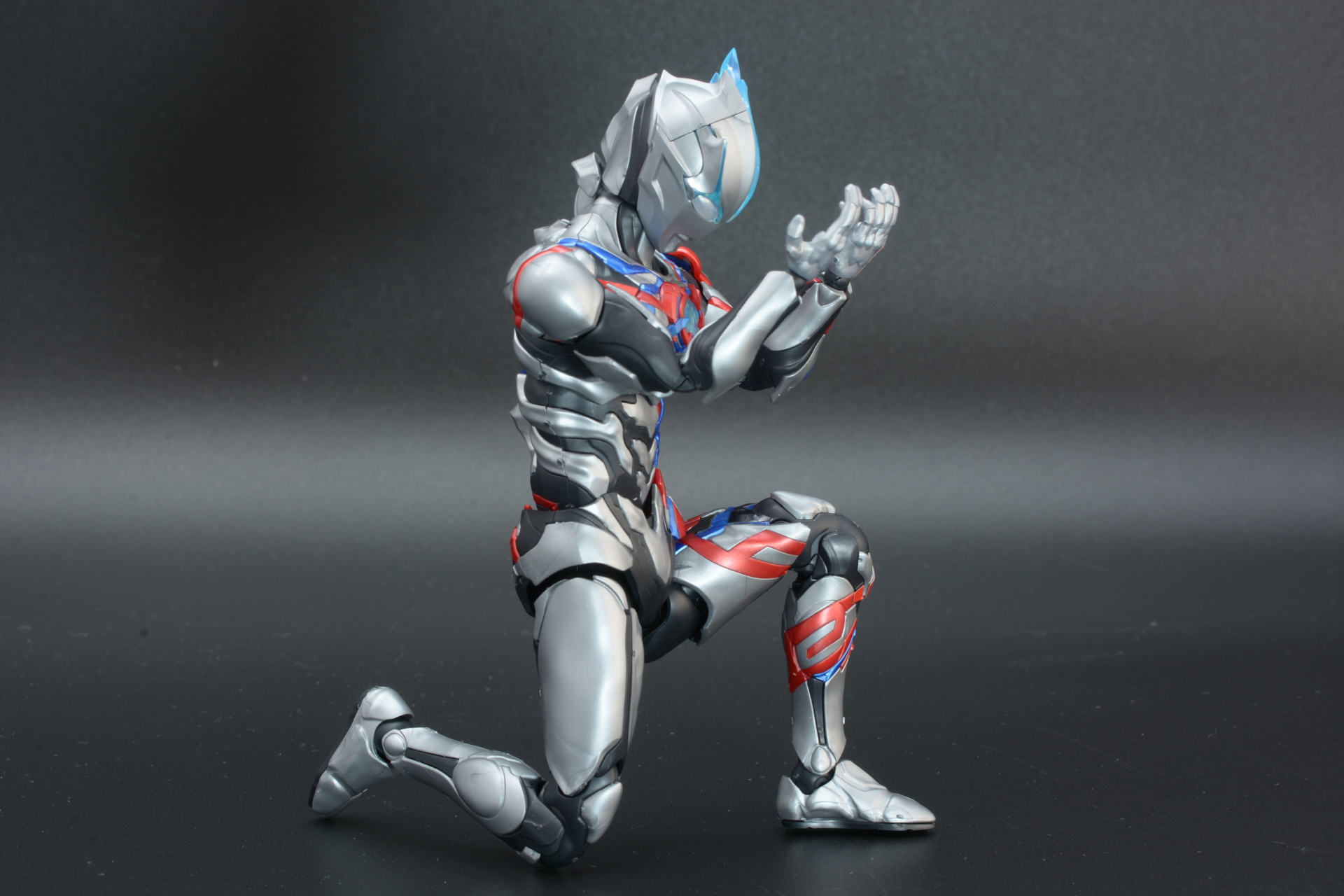 戦いの前の祈りのポーズ