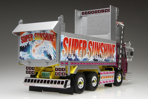 アオシマ、「ザ☆デコトラ」シリーズリニューアル！ 「1/32