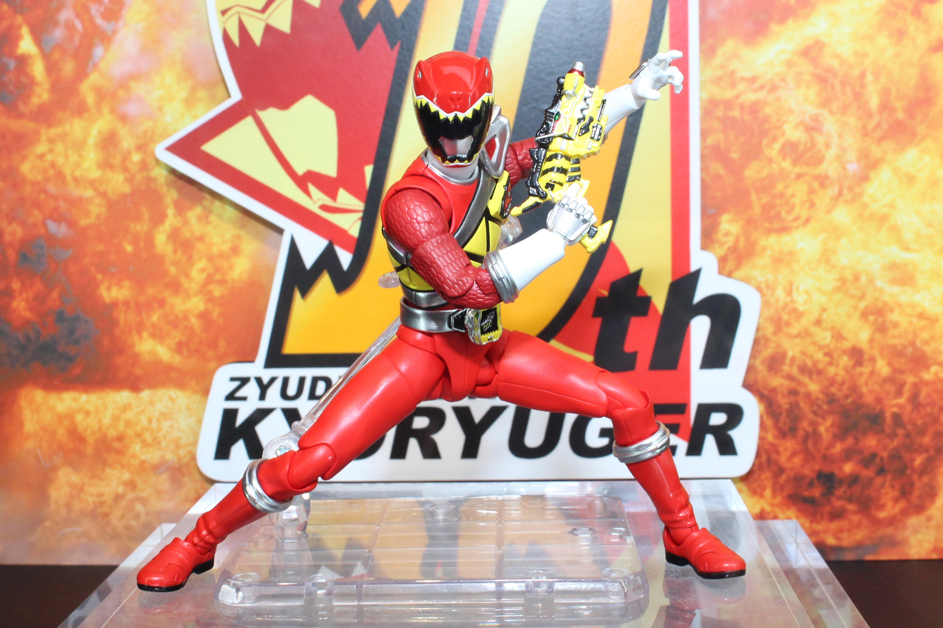 「S.H.Figuarts（真骨彫製法） キョウリュウレッド」。2024年5月発売。価格は9,900円