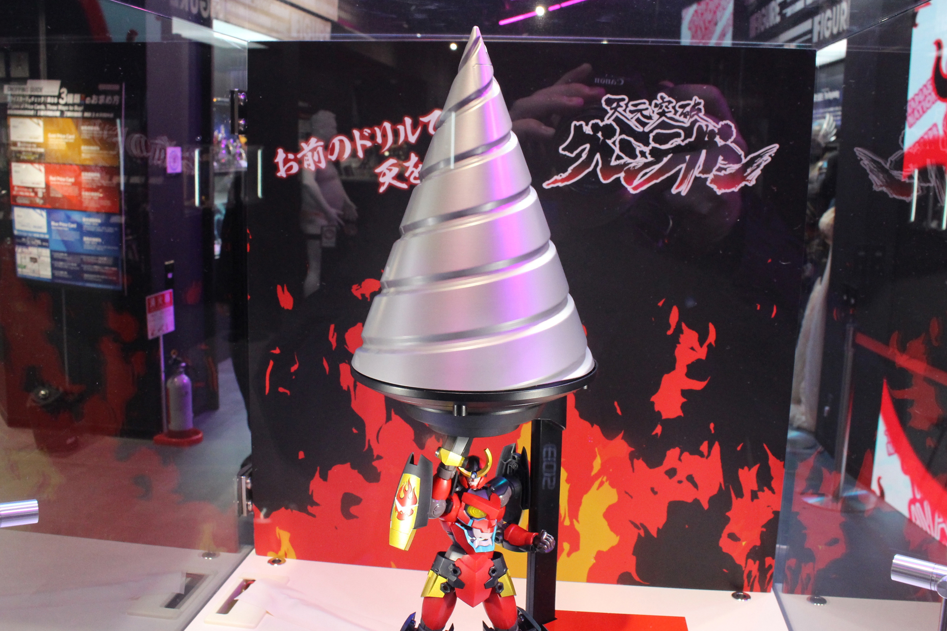 本体よりも存在感があるギガドリル。セット時は全高510mmにもなる