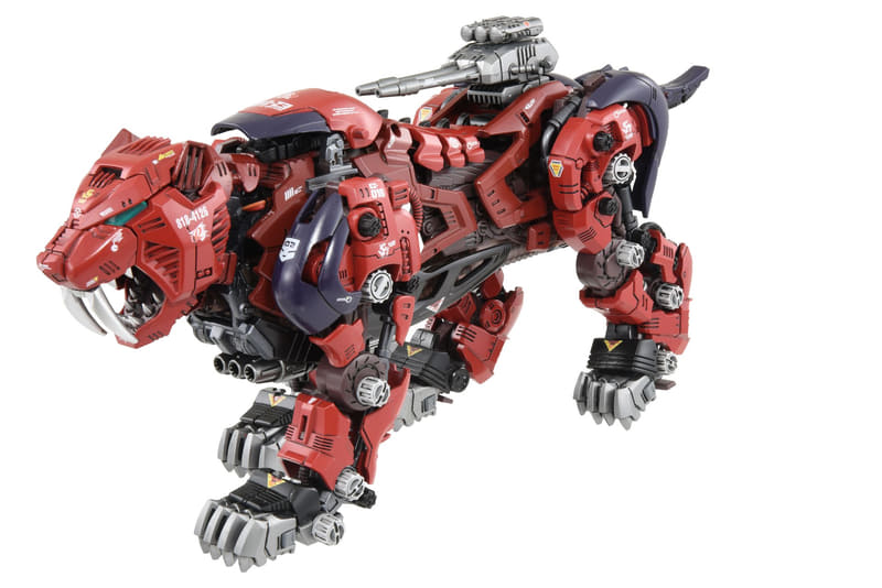 武器、アーマーなど各部可動