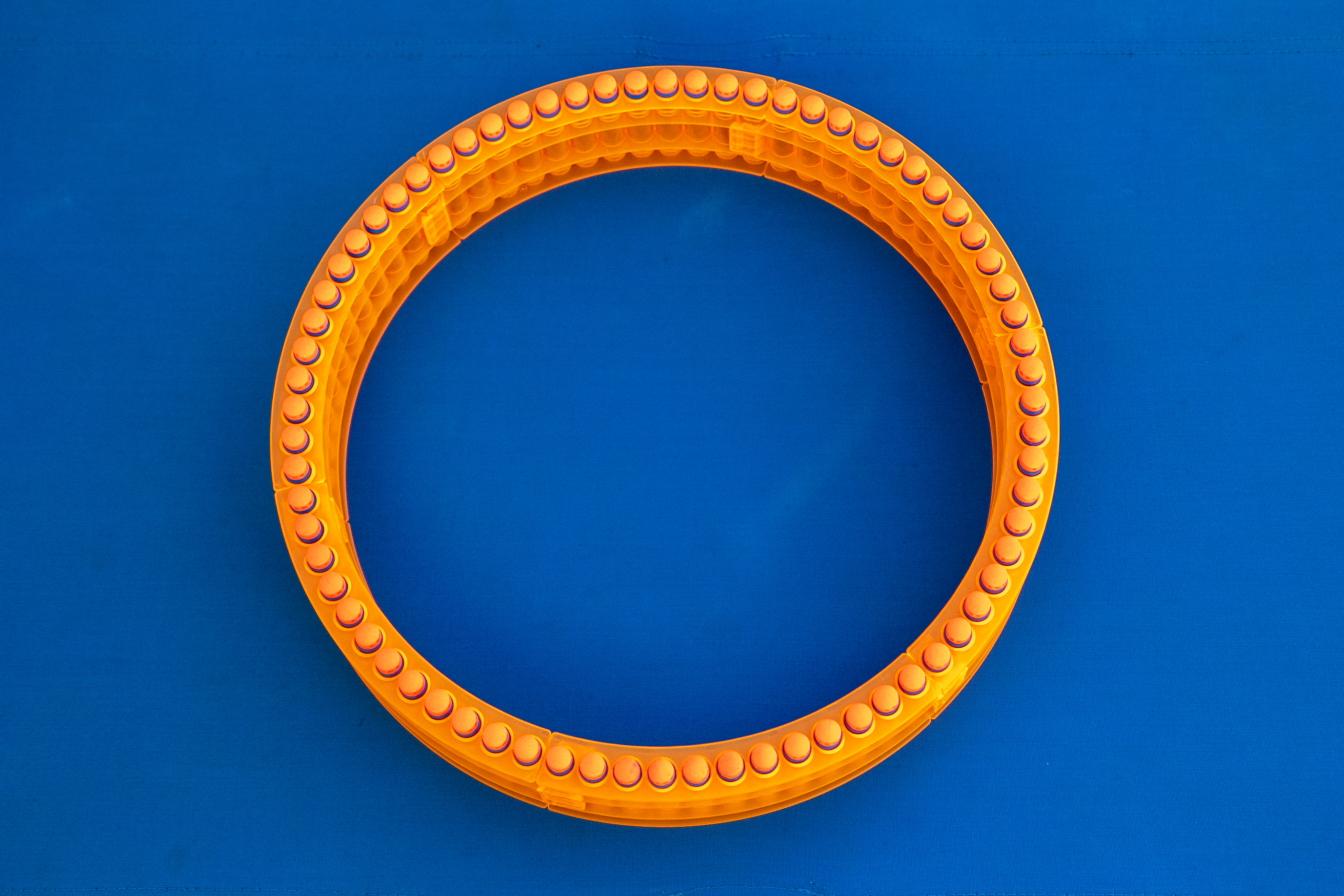 組み立て式メガバレルに72発装填したところ。マジで壮観