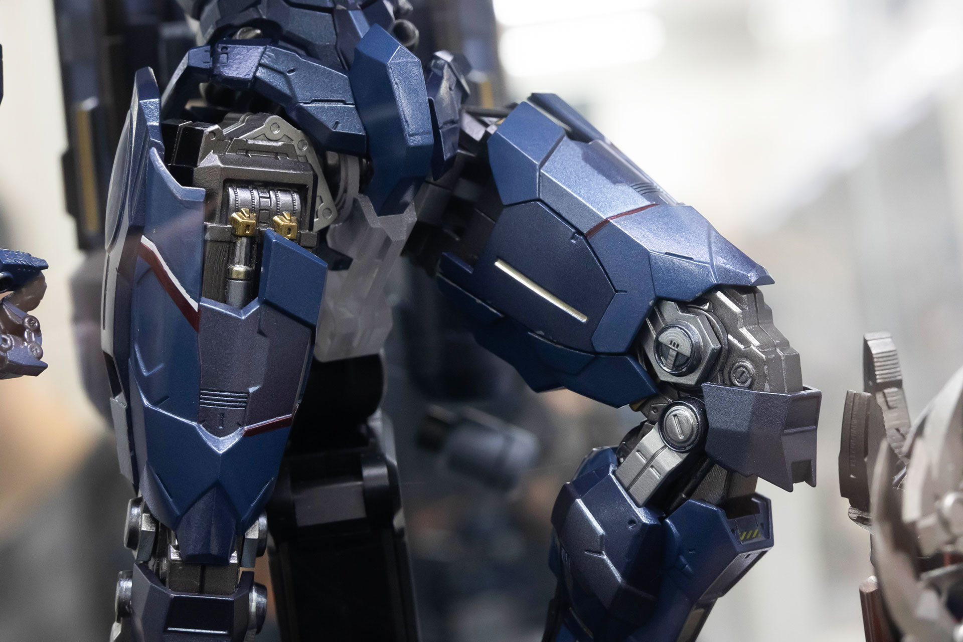 外装の隙間から、中のメカニカルな部分が見えるのがたまらない！