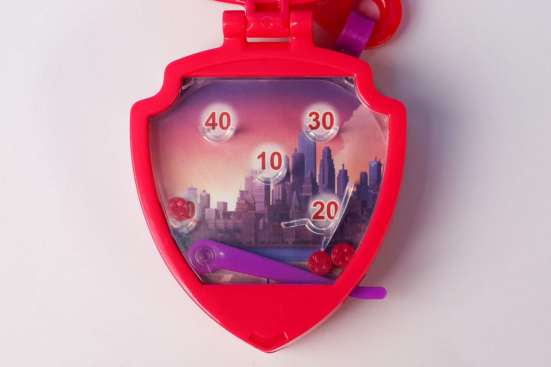 蓋を開けた下側が、メインで遊ぶピンボールの部分になる