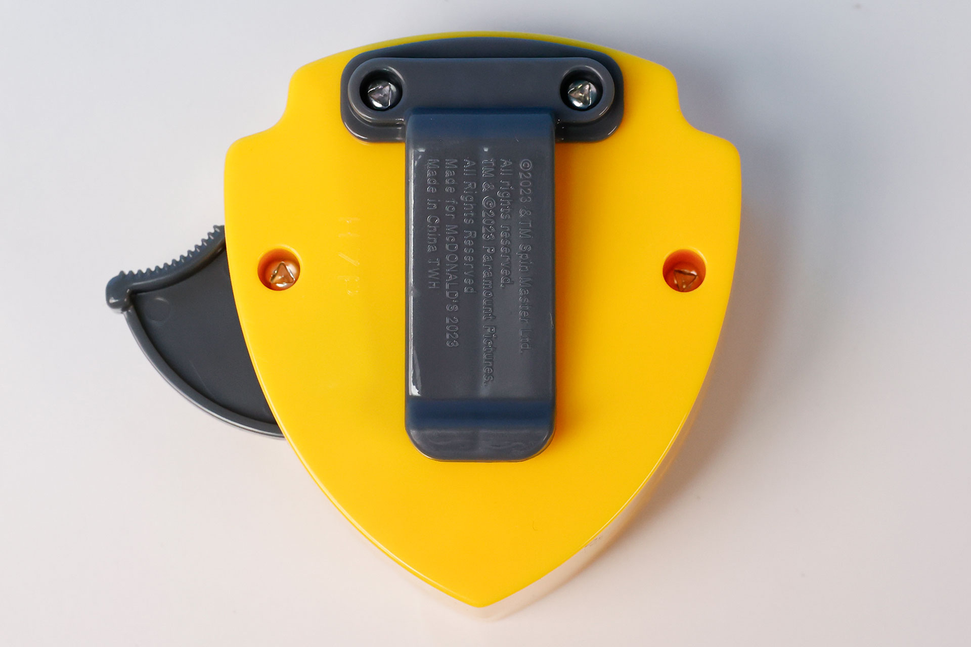 スピナーの裏面にはクリップが付けられている