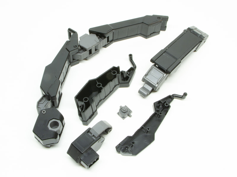 長いアームでMSを保持し、守るクタン参型。機関砲も搭載していて、『機動戦士ガンダム 鉄血のオルフェンズ』世界ではけん制に役立っただろう