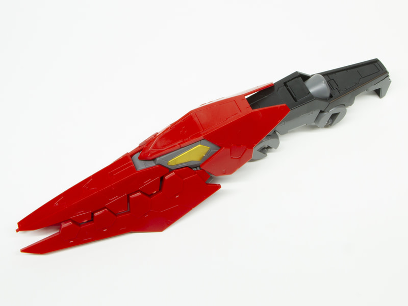先ほどのシールドと組み合わせてティフォエウスガンダム・キメラの足パーツが完成