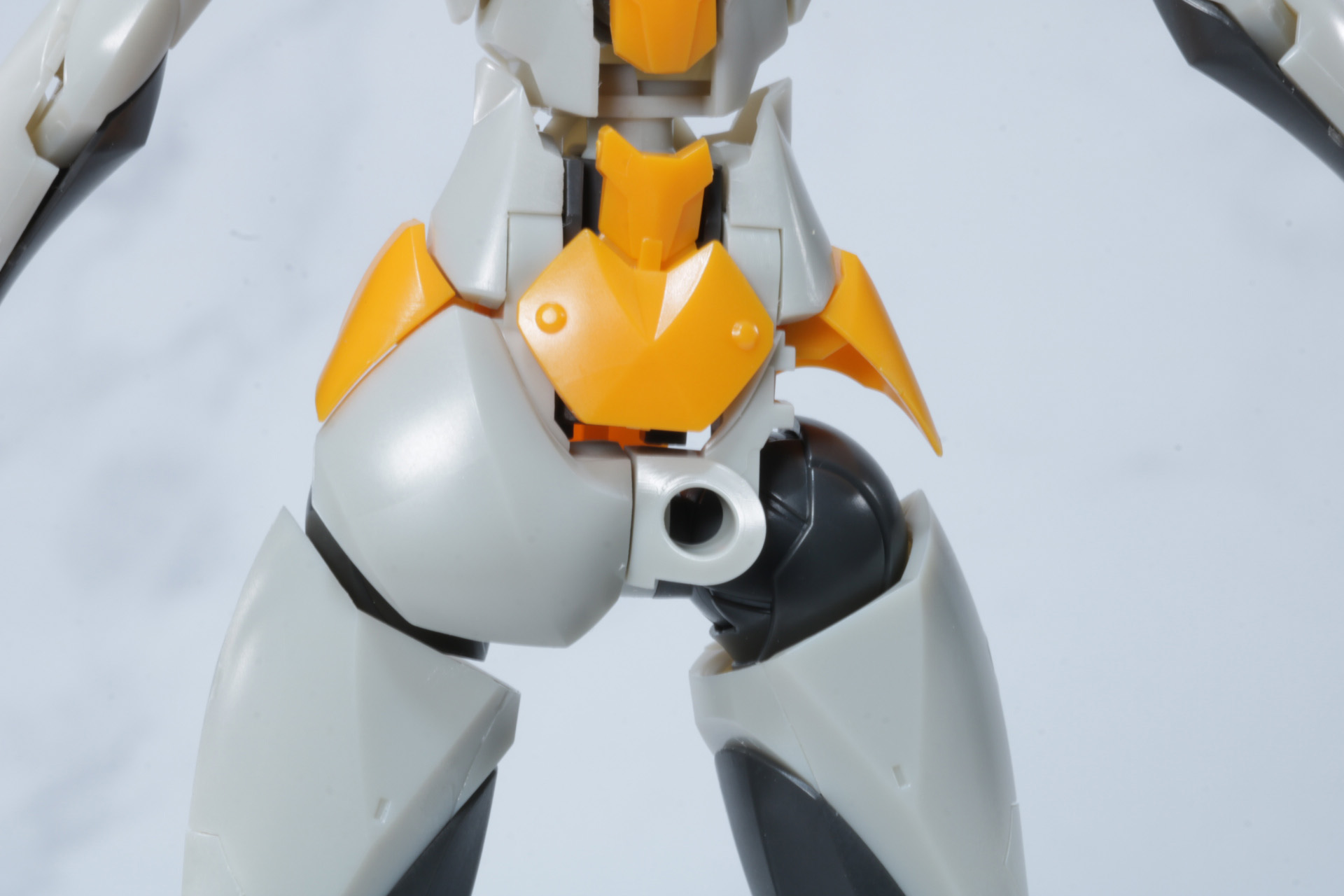 臀部パーツは分割構造となっている