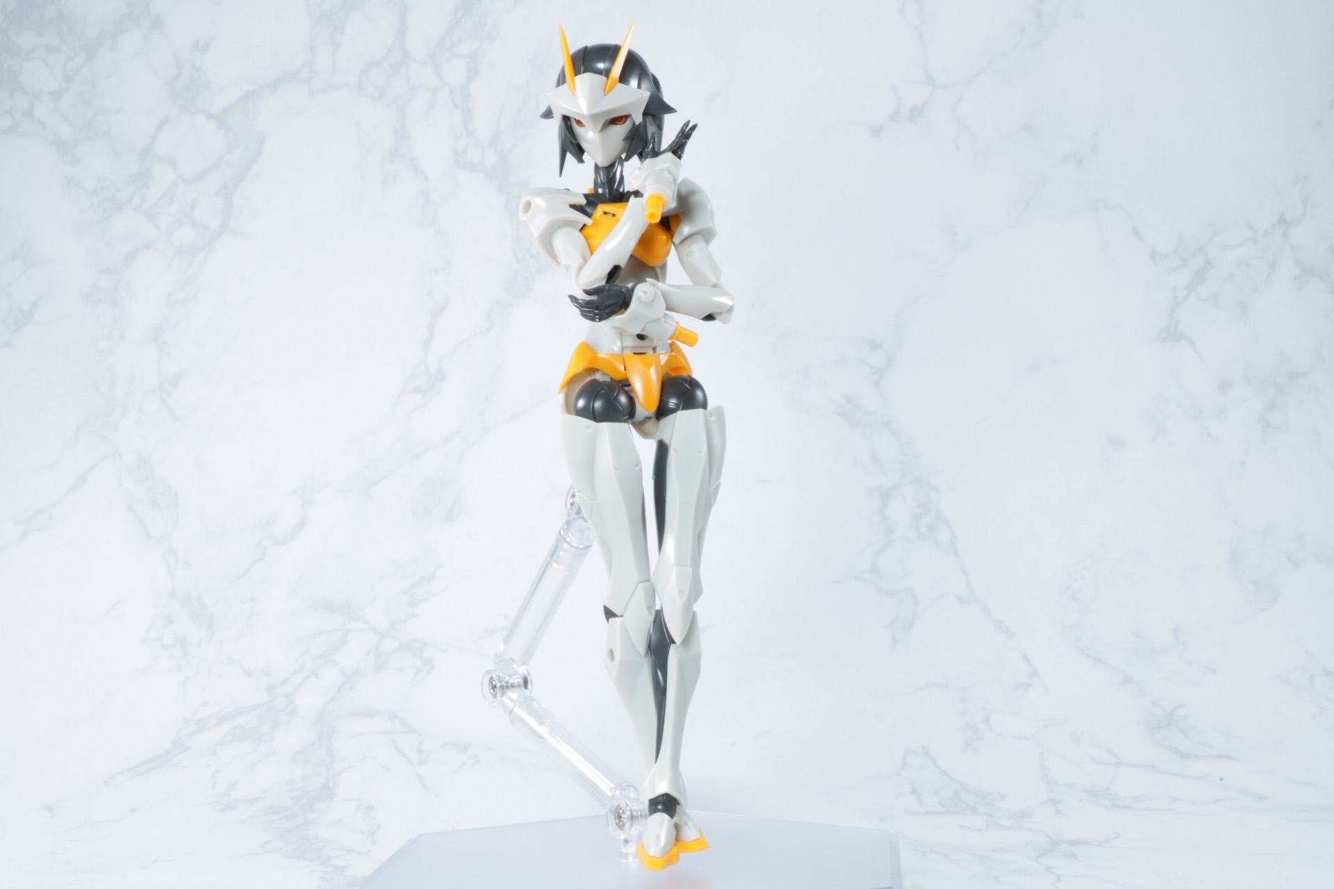 繊細な仕草もバッチリ決まる