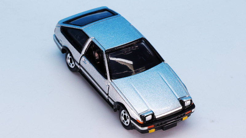 フロントの塗分けがさらに細かい！ヘッドライト、ウインカー、フォグまで！