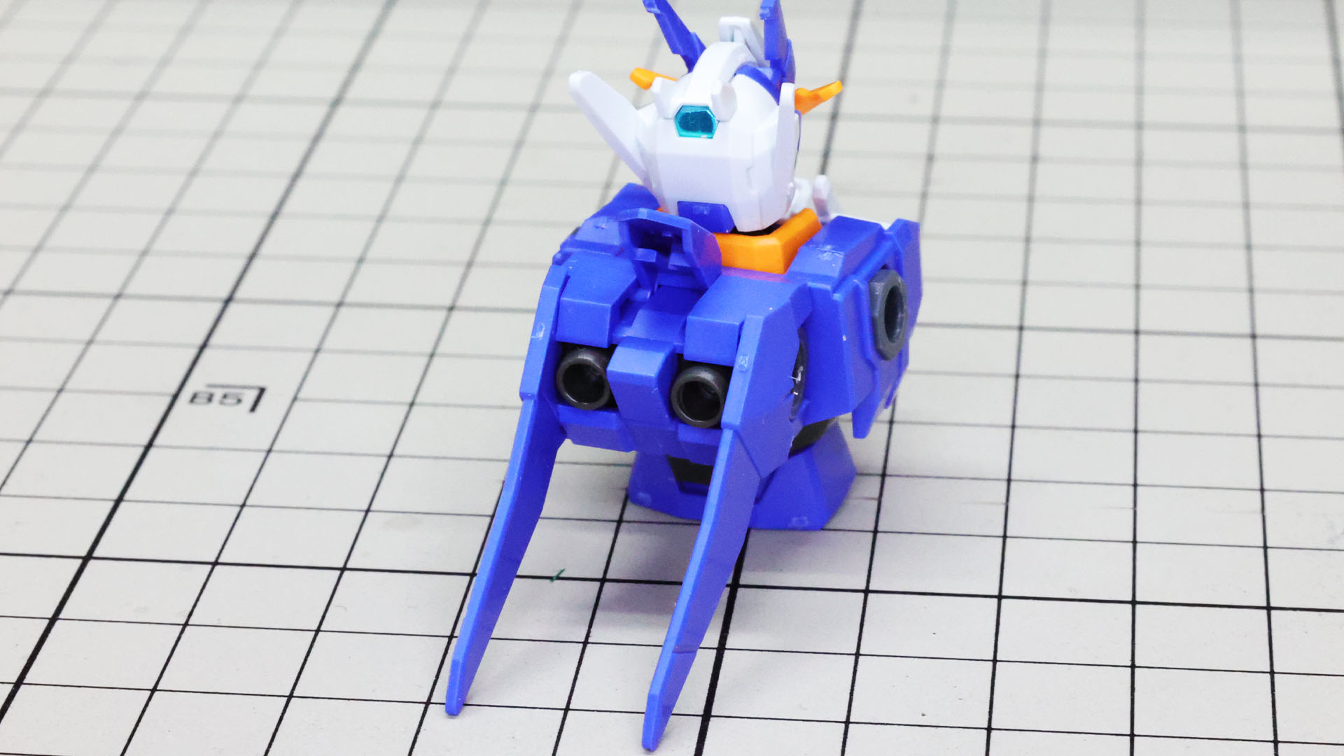 バックパック上部のパネルが展開します