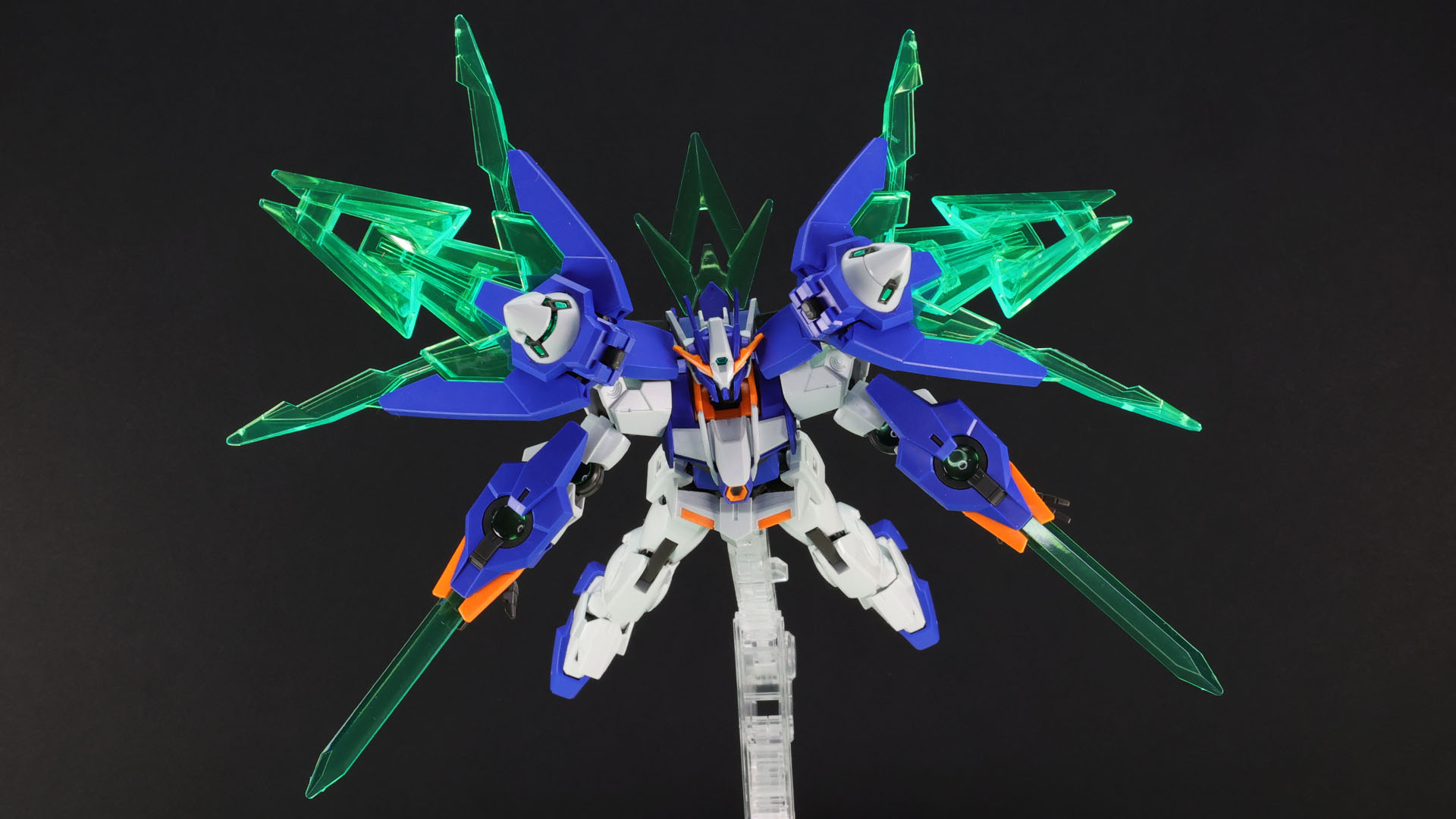 両肩のアークドライヴユニット最大出力！