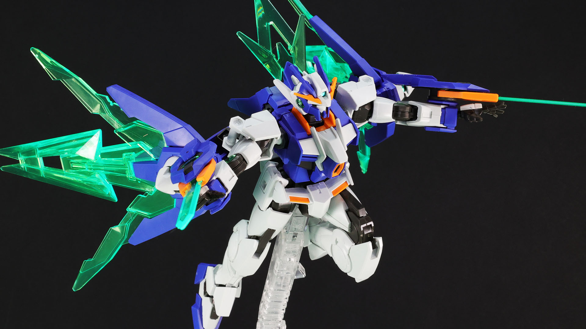 アークドライヴユニットを腰の位置に移動、後方へ向け「バーストハイマニューバモード」に！