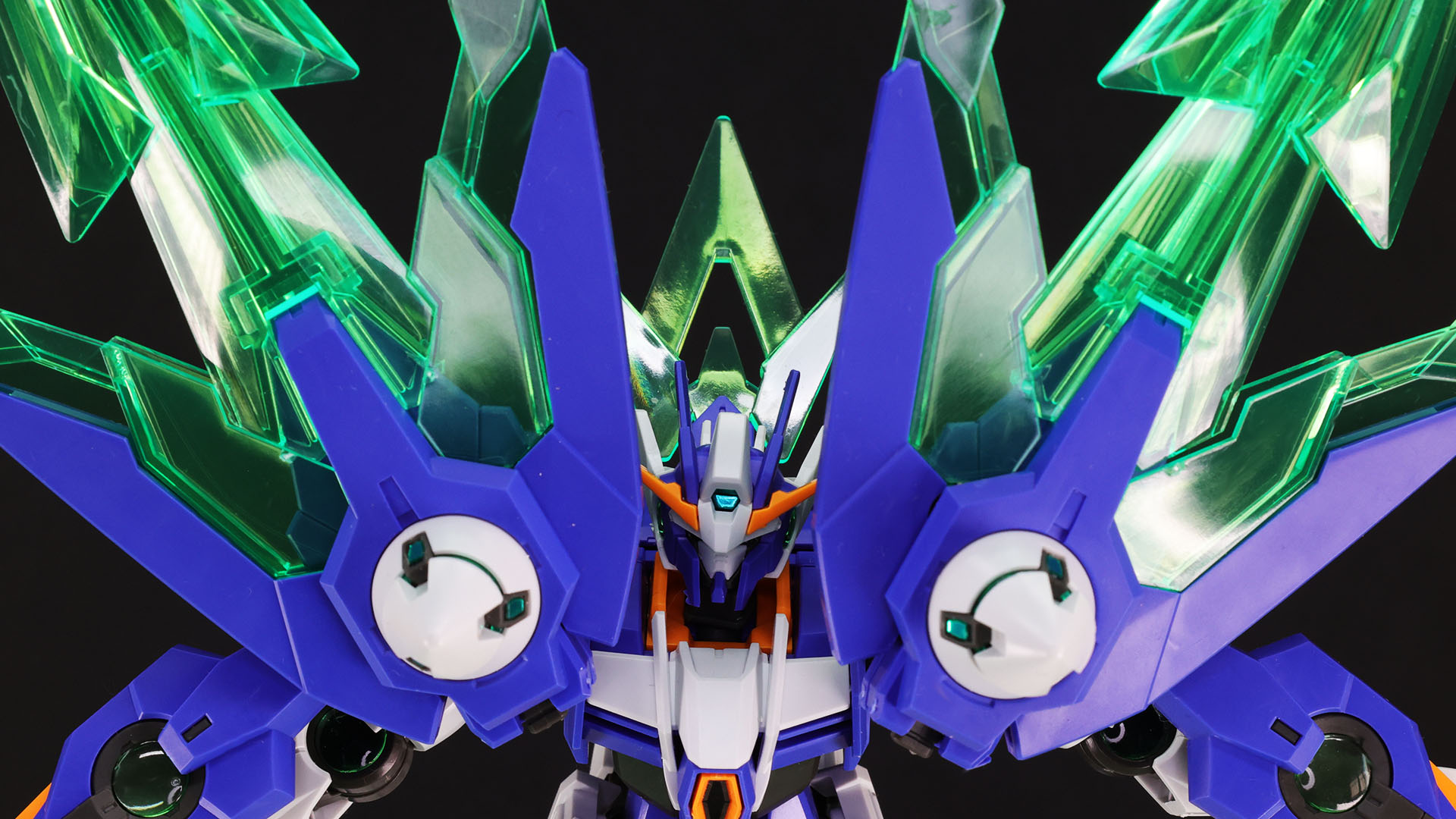 アークドライヴユニットを取り外し「バーストバスターソードモード」に変形、敵機を一掃する！