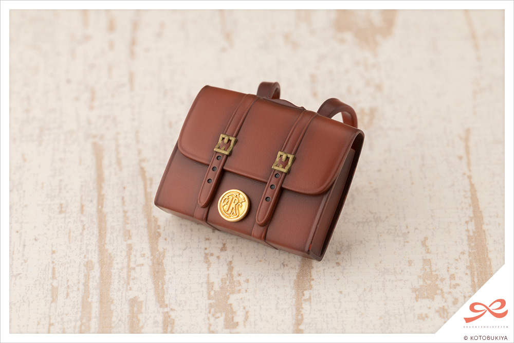 「小石川 エマ【聖アイリス女学園高等部・夏服】」以外は付属しません。