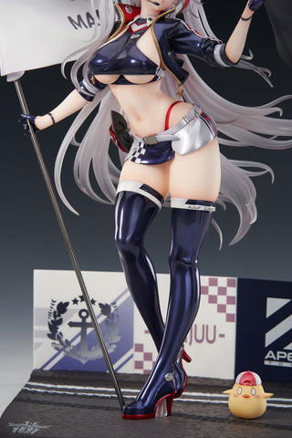 プリンツ・オイゲン レースクィーン フィギュア APEX 大胆に露出された柔肌、セクシーなレースクイーン衣装が魅力的