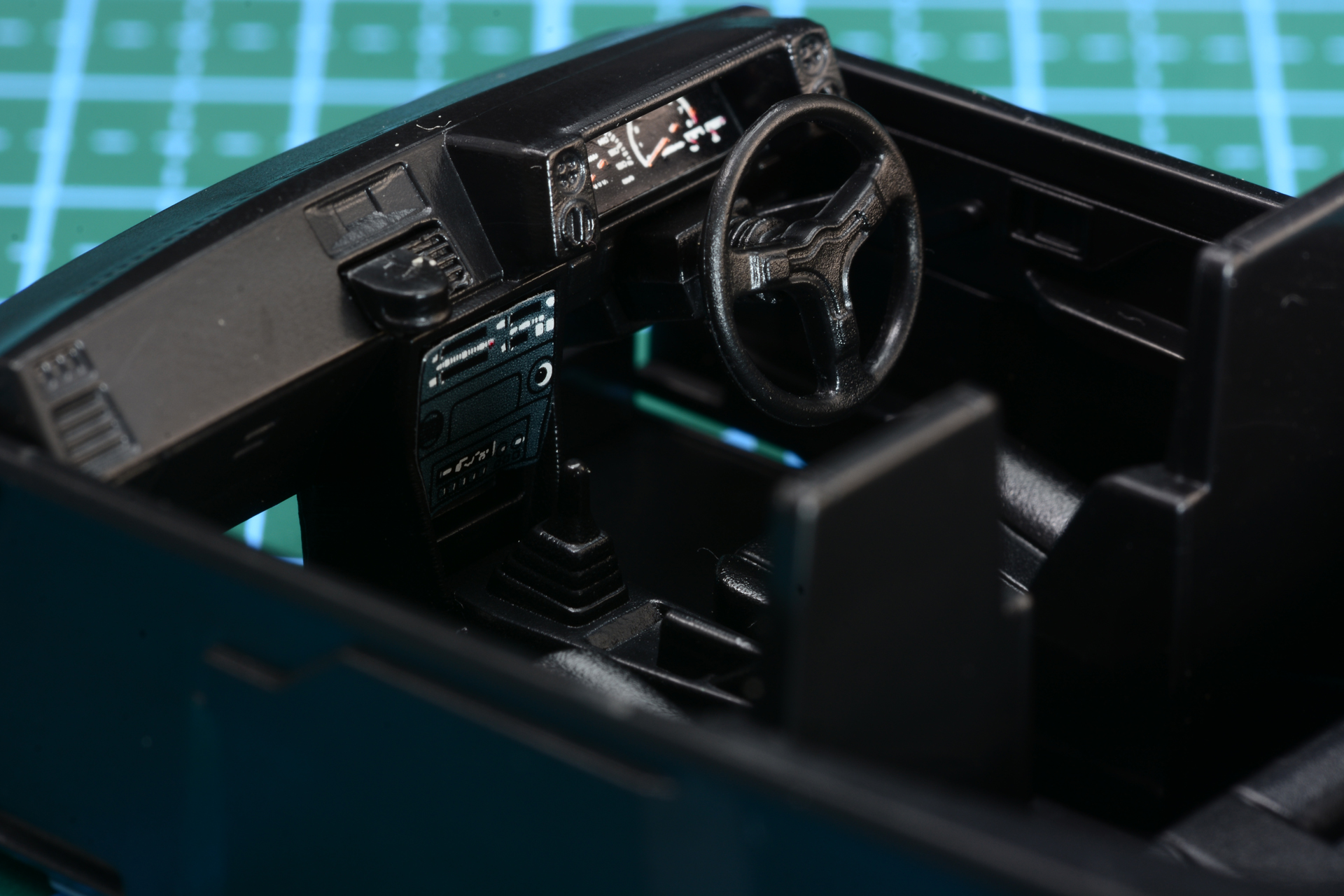 クーラーの吹き出し口にカップホルダーが！　ファンは嬉しくなってしまう要素だ