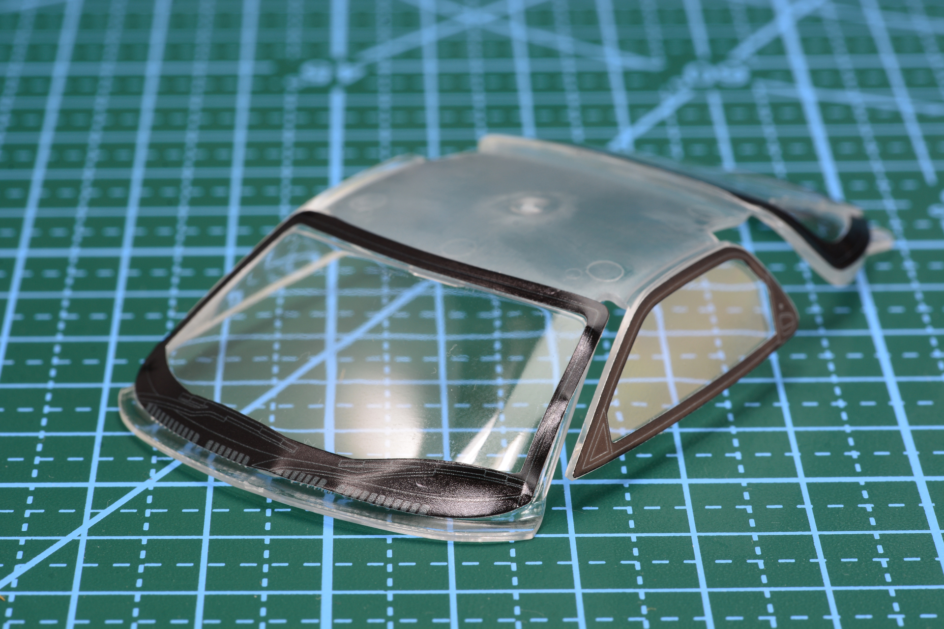 窓枠をシールで表現