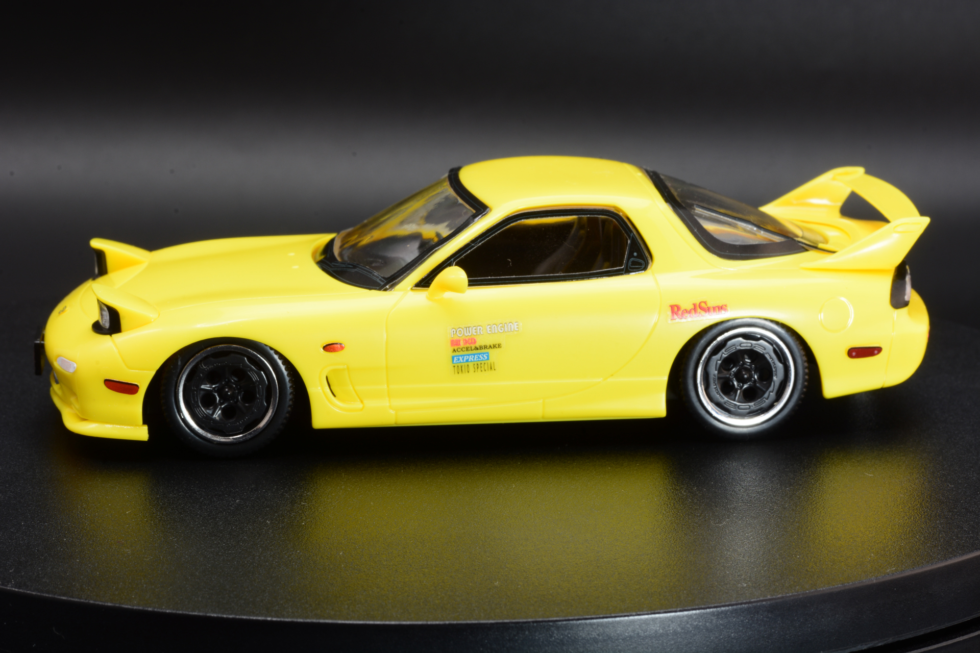 黄色のボディカラーは印象的だ