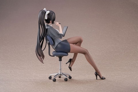 アズレン」OL衣装の「高雄」が1/6スケールフィギュアで登場