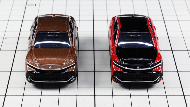 フロント：ハンマーヘッドと呼ばれるデザインを取り入れたフロントマスク