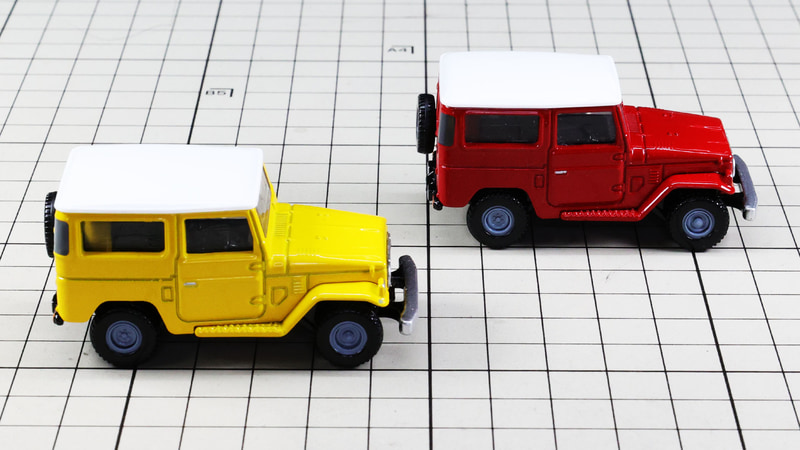 リア：スペアタイヤがオフロードカーの代名詞！