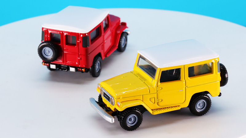 フロントバンパーがアームによる接続で、車体の前にぴょこんと飛び出しています