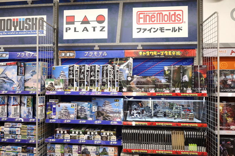 トレカコーナーは6階のアミューズメントフロアに用意されている