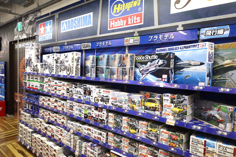 トレカコーナーは6階のアミューズメントフロアに用意されている